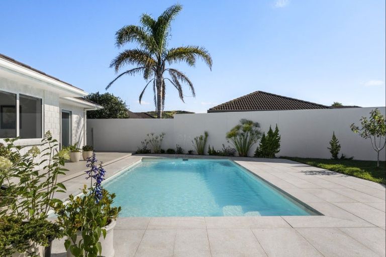 Photo of property in 19 Popata Close, Papamoa Beach, Papamoa, 3118