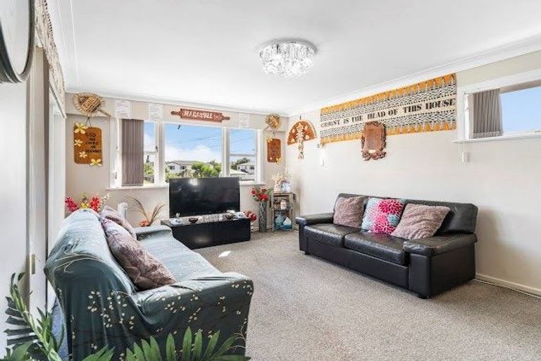 Photo of property in 19 Surrey Street, Manurewa, Auckland, 2102
