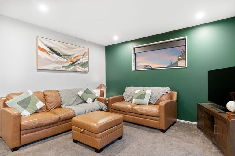 Photo of property in 2/30a Northcote Road, Northcote, Christchurch, 8052