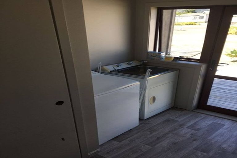 Photo of property in 29 Motukorure Parade, Cooks Beach, Whitianga, 3591