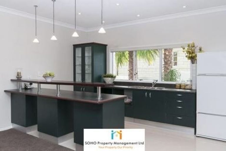 Photo of property in 17 Quedley Court, Eastern Beach, Auckland, 2012