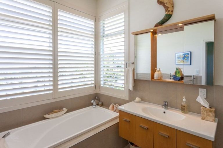 Photo of property in 69 Grange Road, Hahei, Whitianga, 3591