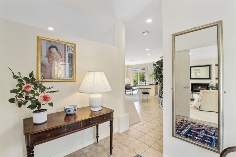 Photo of property in 19 Quadrant Heights, Paraparaumu, 5032