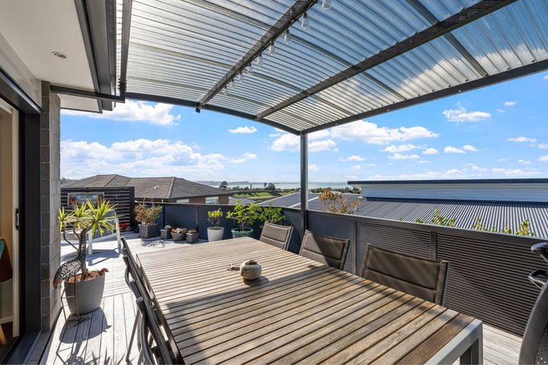 Photo of property in 23 Woodridge Drive, Stanmore Bay, Whangaparaoa, 0932