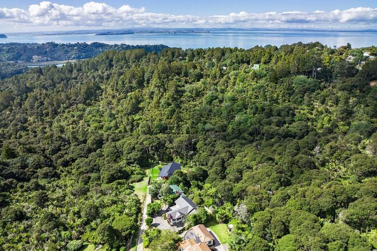 Photo of property in 3b Laingrange Place, Laingholm, Auckland, 0604