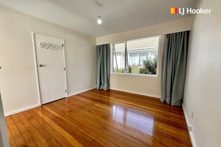 Photo of property in 15 Pioneer Crescent, Helensburgh, Dunedin, 9010