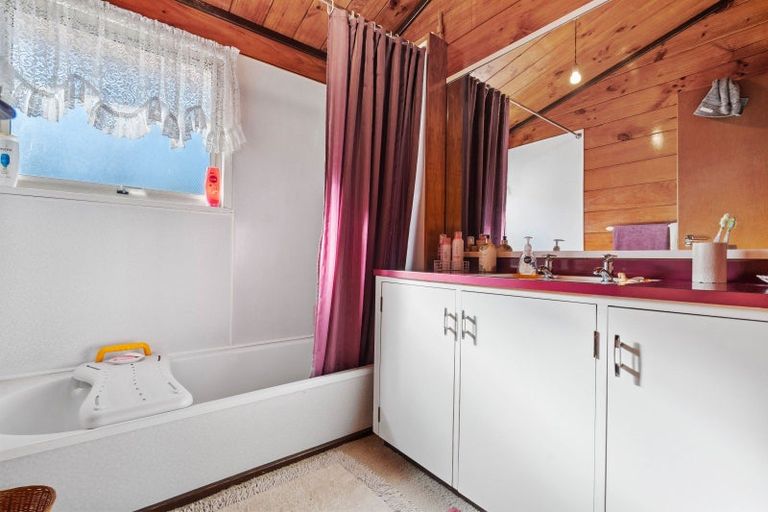 Photo of property in 13 Humphries Street, Greytown, 5712