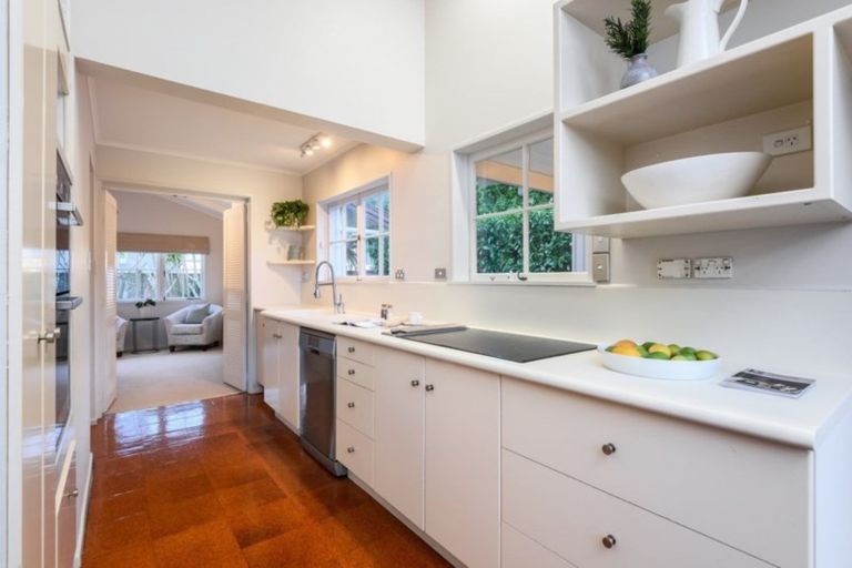 Photo of property in 256 Lake Road, Hauraki, Auckland, 0622