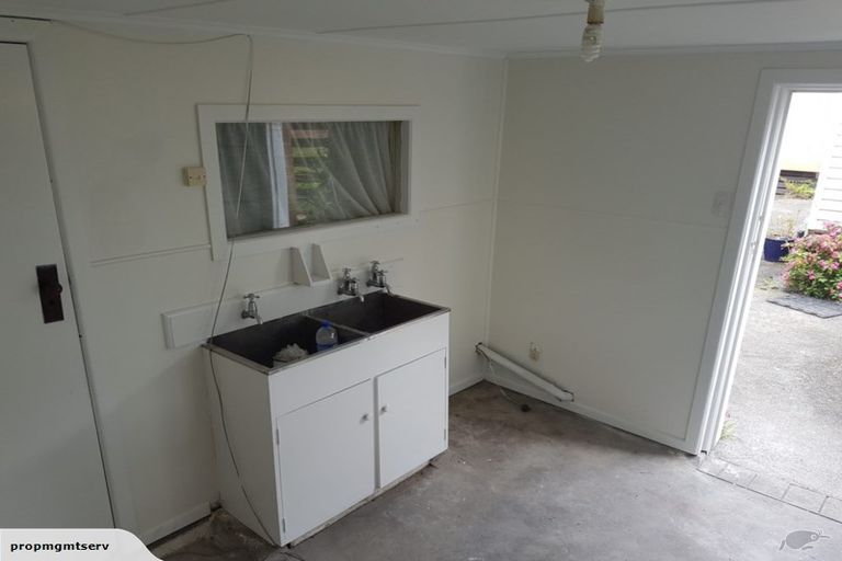 Photo of property in 15 Sherwood Avenue, Te Atatu South, Auckland, 0610