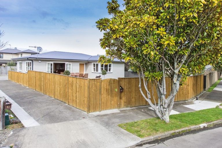 Photo of property in 4 Woodstock Place, Hokowhitu, Palmerston North, 4410