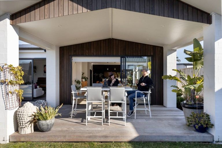 Photo of property in 37 Colpoma Close, Papamoa Beach, Papamoa, 3118