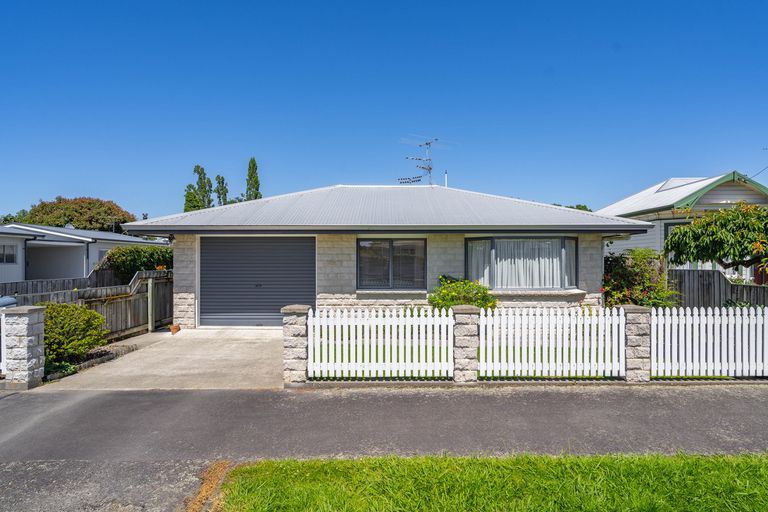 Photo of property in 16 Mckenna Street, Masterton, 5810