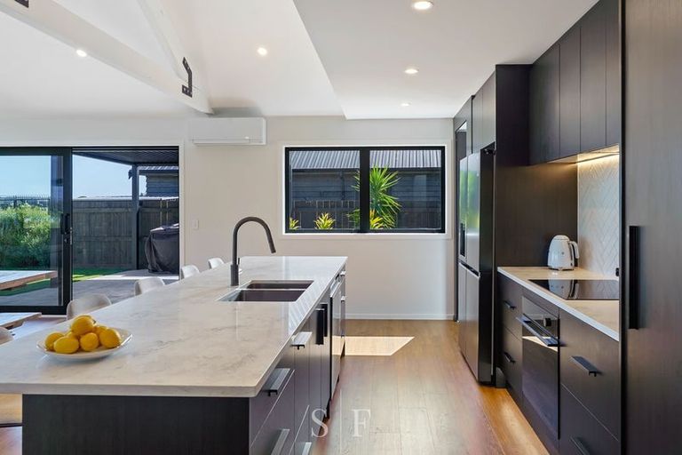 Photo of property in 48 Anderson Park Drive, Waikanae, 5036