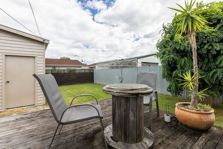 Photo of property in 18 Avenue Road, Greenmeadows, Napier, 4112