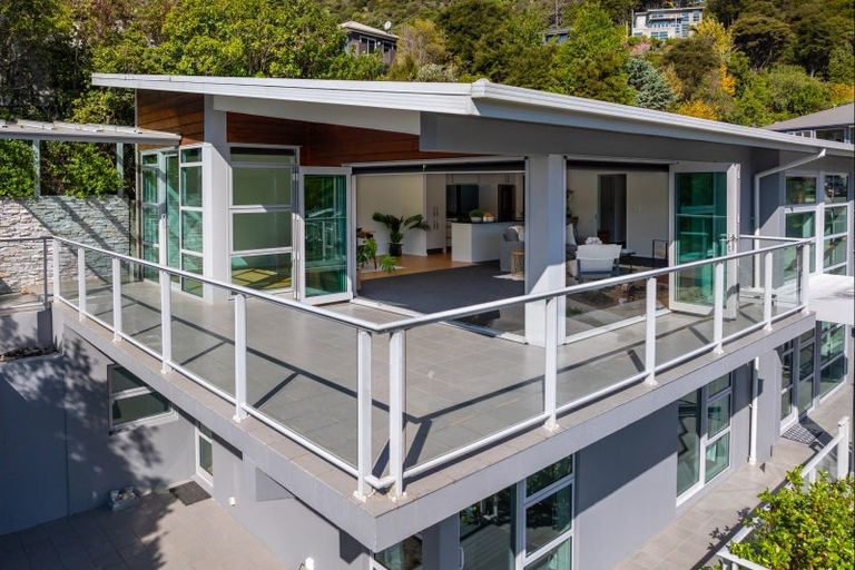 Photo of property in 2 Finlay Grove, Waikawa, Picton, 7220