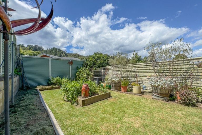 Photo of property in 152 Brunton Crescent, Thames, 3500