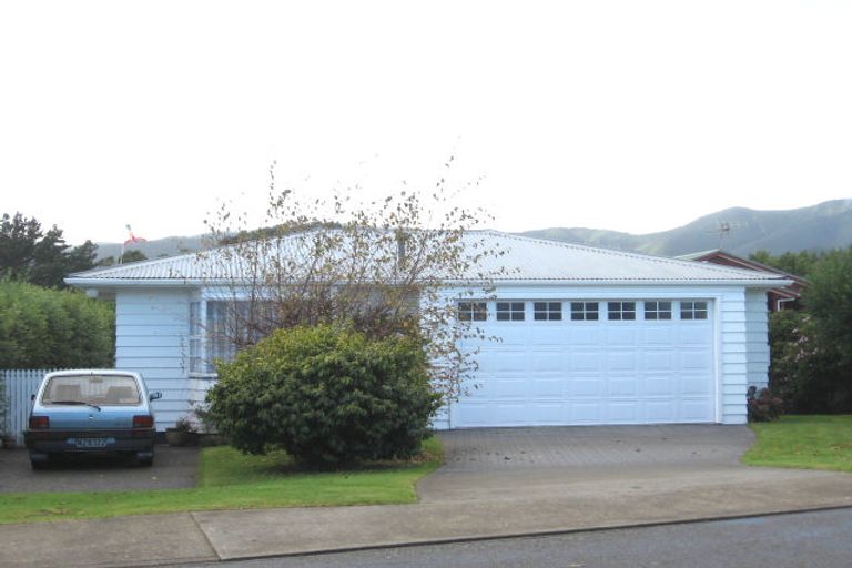 Photo of property in 27 Margaret Road, Raumati Beach, Paraparaumu, 5032