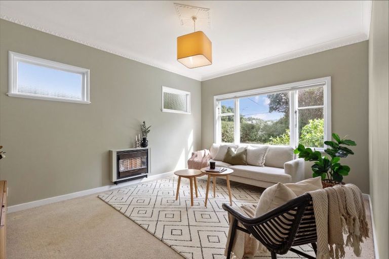 Photo of property in 74 Para Street, Miramar, Wellington, 6022