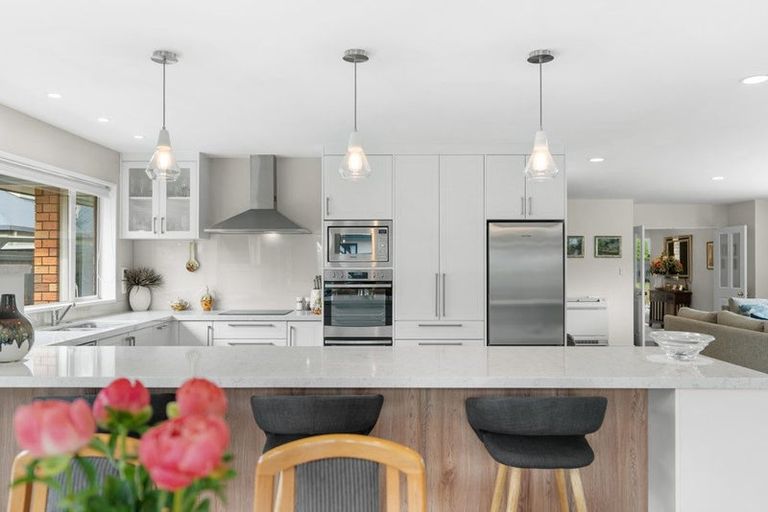 Photo of property in 12 Chesterfield Mews, Russley, Christchurch, 8042