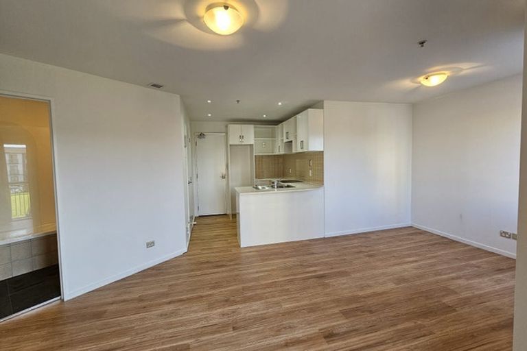 Photo of property in 2a/17 Crown Lynn Place, New Lynn, Auckland, 0600