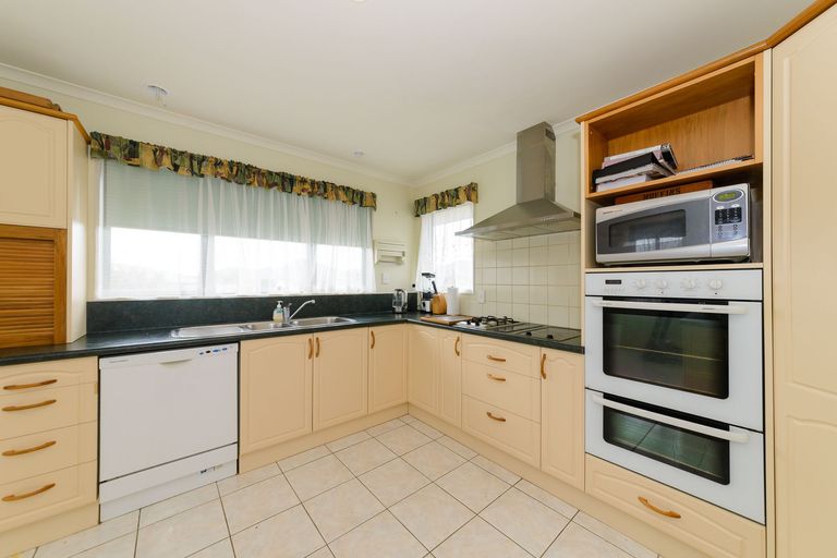 Photo of property in 14 Woodgate Court, Fitzherbert, Palmerston North, 4410