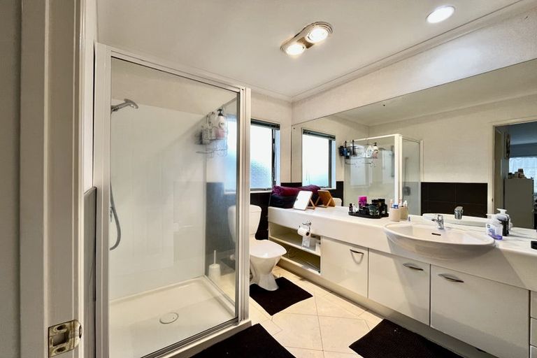 Photo of property in 43 Carousel Crescent, East Tamaki Heights, Auckland, 2016