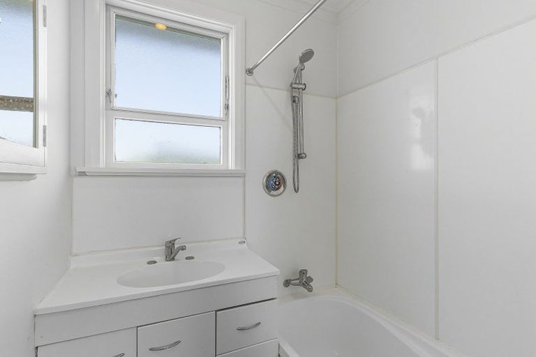 Photo of property in 4 Ross Street, Levin, 5510