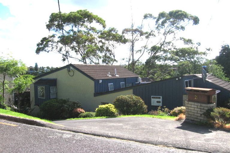 Photo of property in 2/21 Howard Road, Northcote, Auckland, 0627