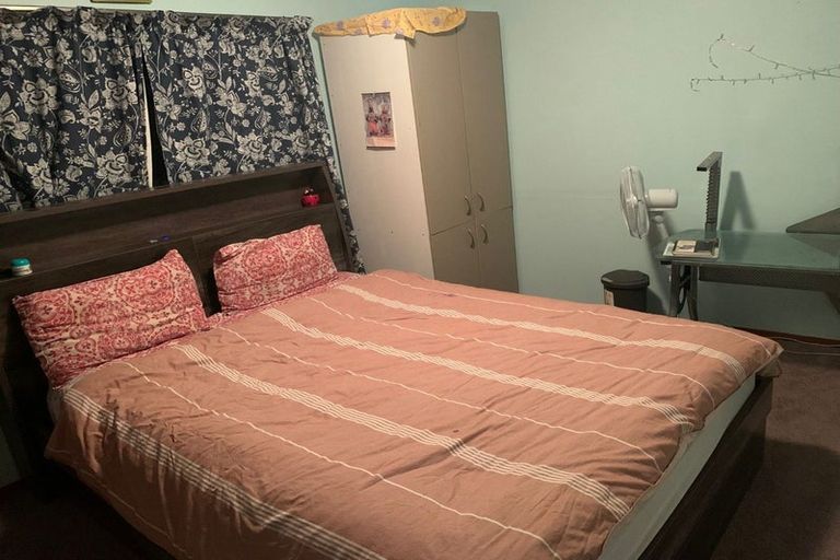 Photo of property in 8 Garner Place, Glenfield, Auckland, 0629