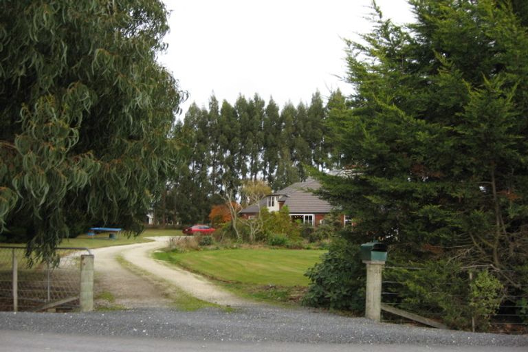 Photo of property in 21 Helensbrook Road, Milton, 9220