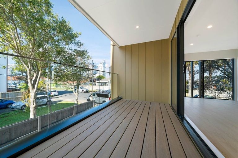 Photo of property in 9b Lomond Street, Takapuna, Auckland, 0622
