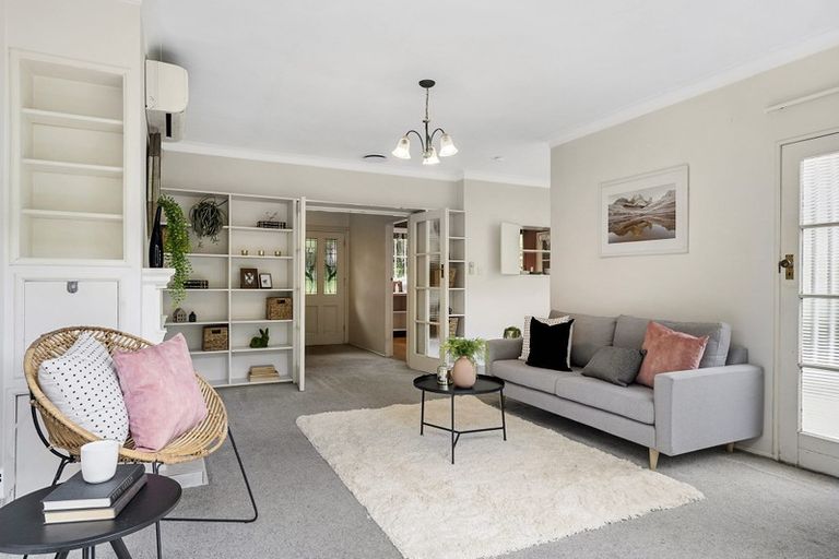 Photo of property in 330 Karori Road, Karori, Wellington, 6012