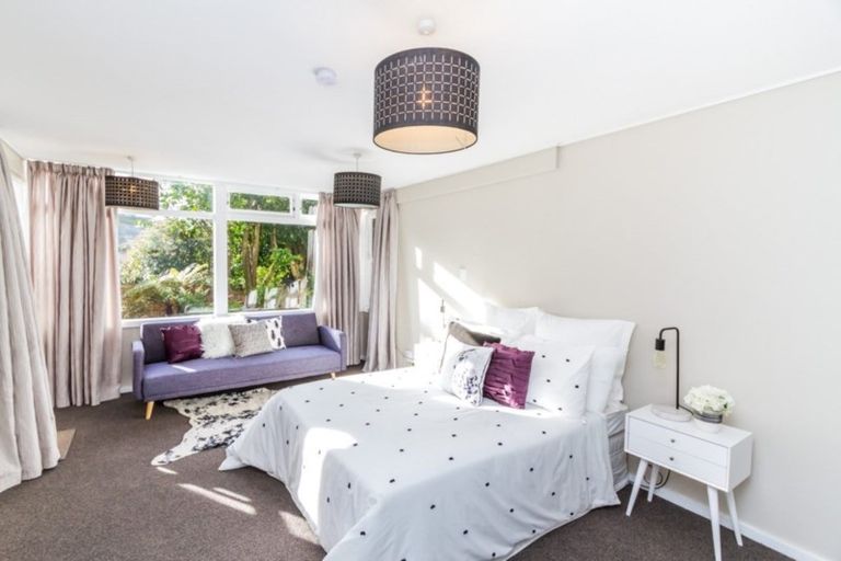 Photo of property in 1a Woodstock Terrace, Tawa, Wellington, 5028