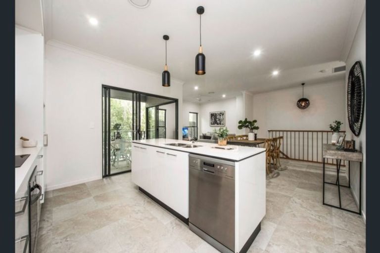 Photo of property in 14 Aotea Drive, Aotea, Porirua, 5024