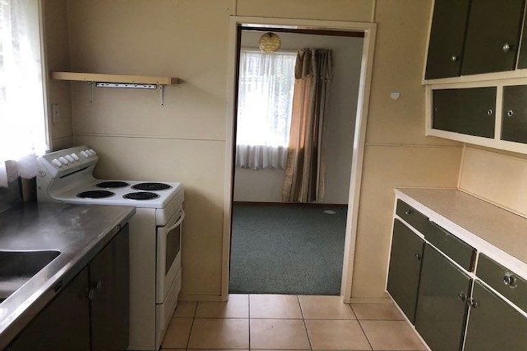 Photo of property in 25 Temuri Place, Glendene, Auckland, 0602