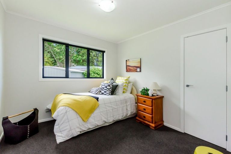 Photo of property in 290 Te Moana Road, Waikanae, 5036