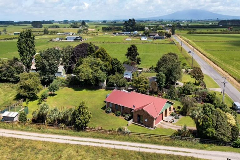Photo of property in 320 Austin Road, Normanby, Hawera, 4673