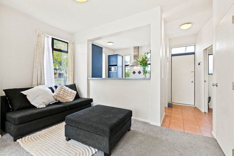 Photo of property in 83/2 Armoy Drive, East Tamaki, Auckland, 2016