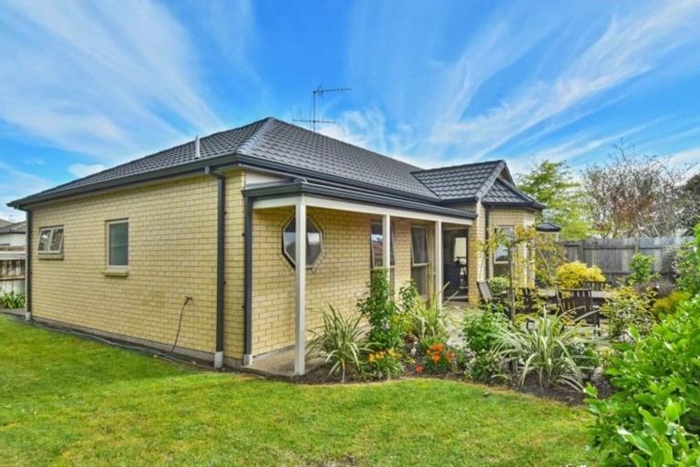 Photo of property in 10 Glencalder Place, Wattle Downs, Auckland, 2103