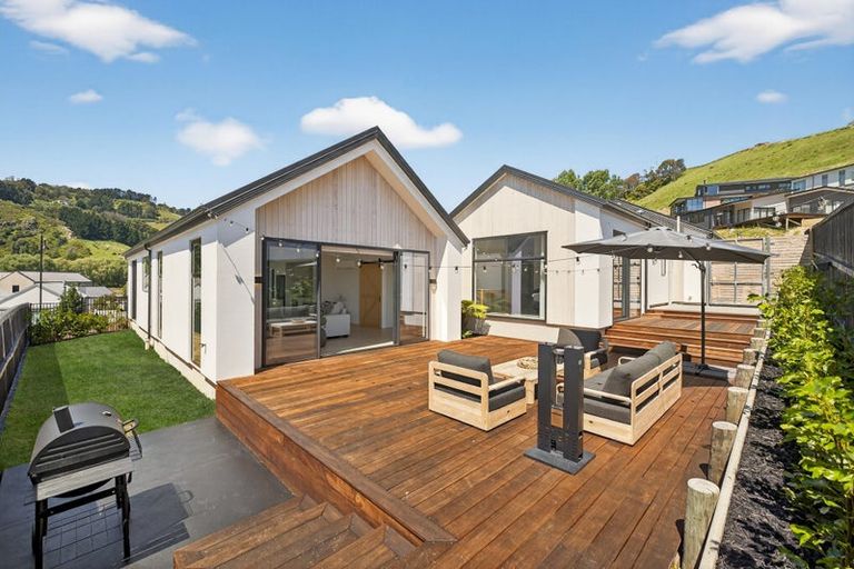 Photo of property in 6 Round Hill Rise, Cracroft, Christchurch, 8022