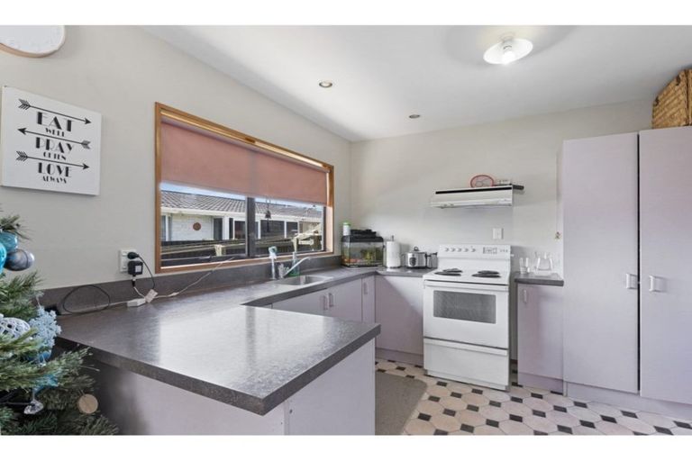 Photo of property in 2/517 Hereford Street, Linwood, Christchurch, 8011