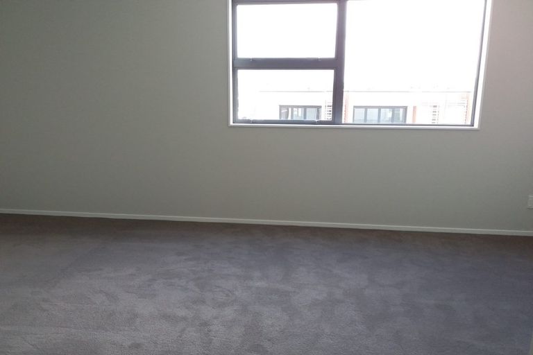 Photo of property in 2/69 Lake Road, Devonport, Auckland, 0624