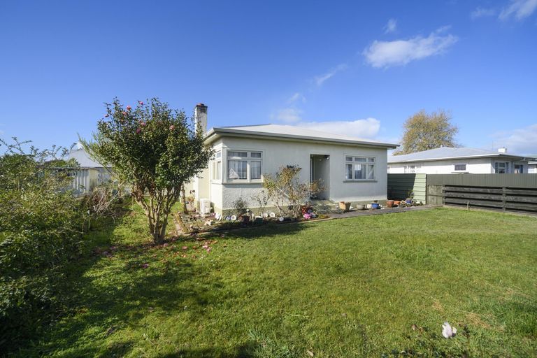 Photo of property in 11 Botanical Road, Takaro, Palmerston North, 4412