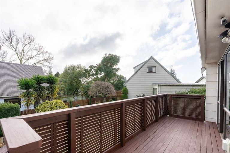 Photo of property in 15 Caulfield Place, Nawton, Hamilton, 3200