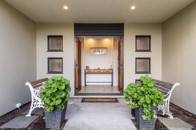 Photo of property in 27 Pinotage Drive, Greenmeadows, Napier, 4112
