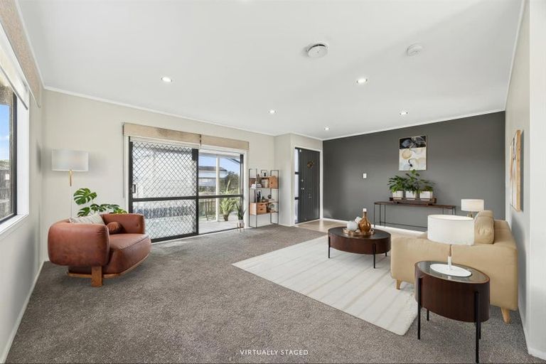 Photo of property in 70 De Quincey Terrace, Highland Park, Auckland, 2010