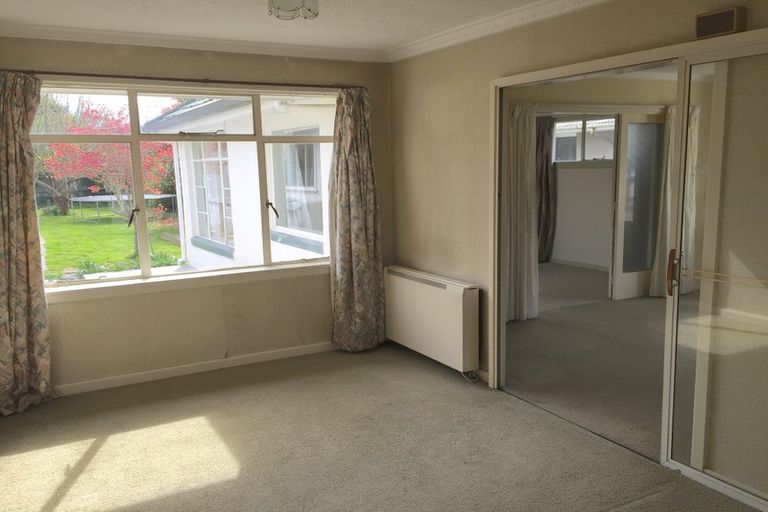 Photo of property in 71 Cutts Road, Russley, Christchurch, 8042