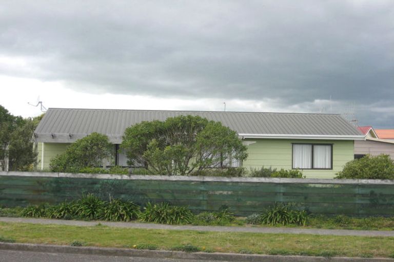 Photo of property in 56 Kahukura Avenue, Waitarere Beach, Levin, 5510