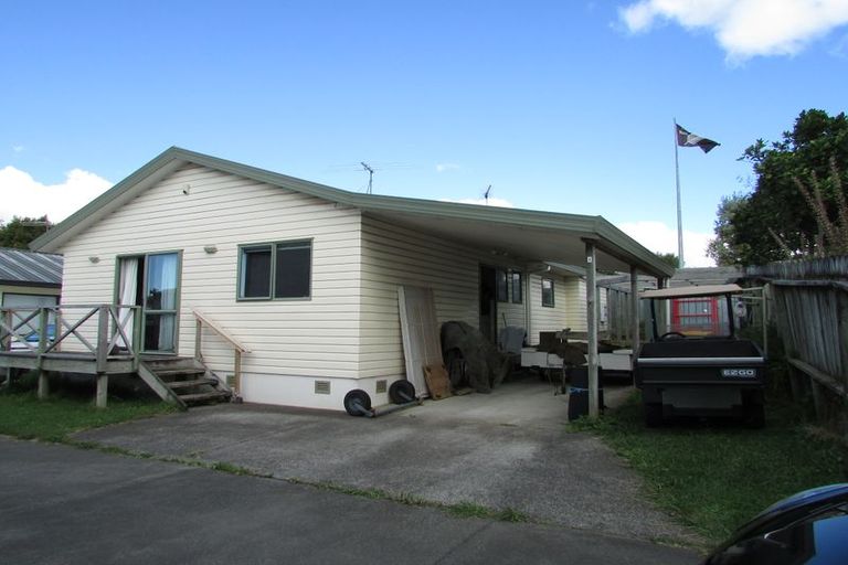 Photo of property in 8a Domain Street, Waiuku, 2123