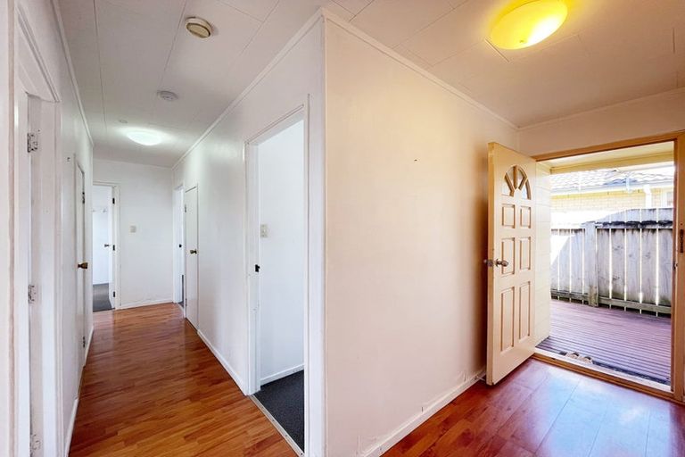 Photo of property in 59 Casuarina Road, Half Moon Bay, Auckland, 2012